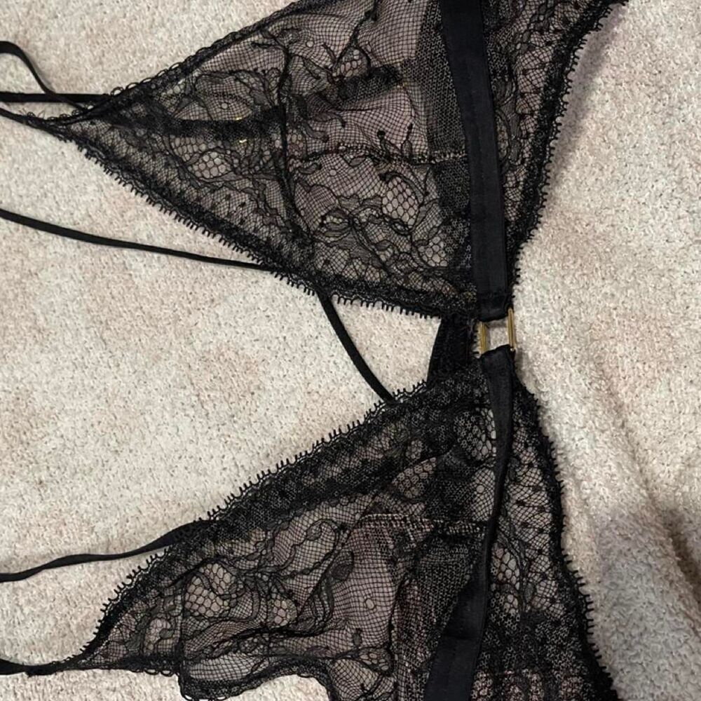 Victoria's SecretWomen's Black Bra - Picture 4 of 5